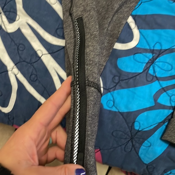 Lululemon pants - size 8 VGUC - Picture 8 of 8